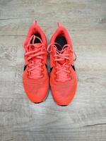 Laufschuh Nike Gr. EUR 43 orange Nordrhein-Westfalen - Schlangen Vorschau