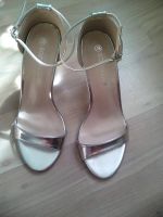 Silberne High Heels mit Riemchen, neu Berlin - Friedrichsfelde Vorschau