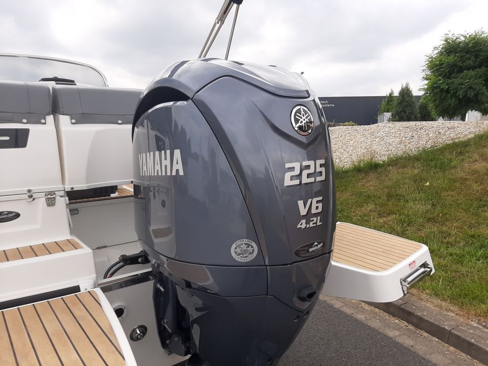 Karnic SL 652 mit Yamaha F 225 in Herford