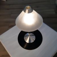 LAMPE MIT SILBERFUß Mecklenburg-Vorpommern - Stralsund Vorschau