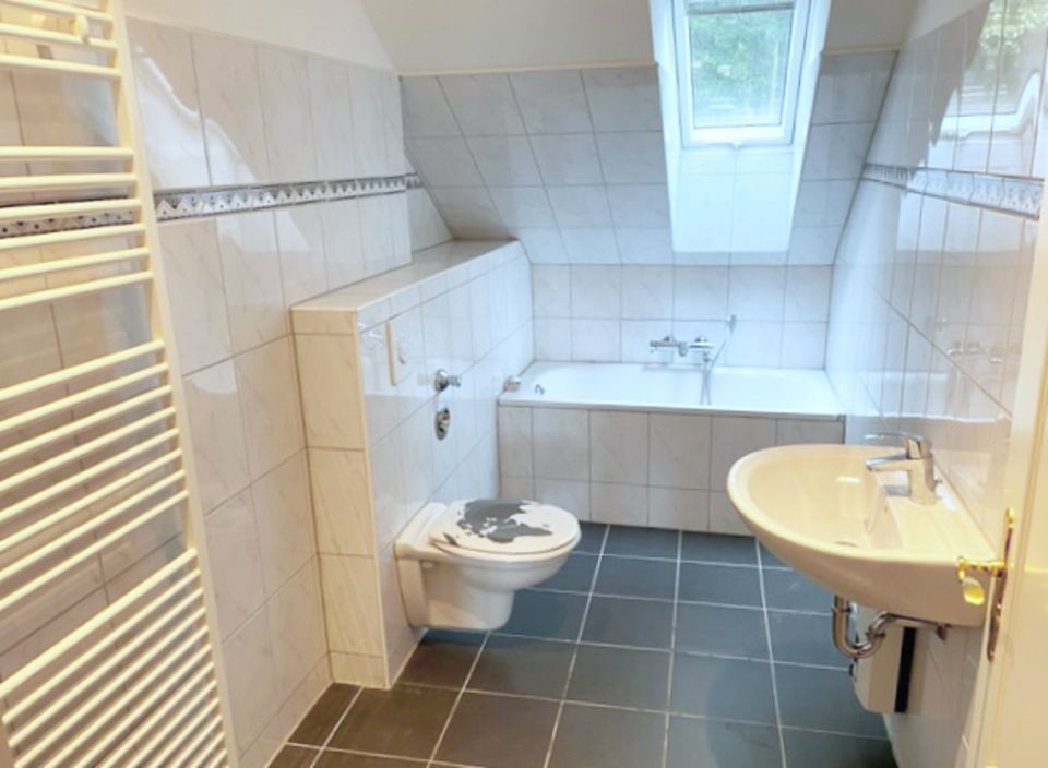 Helle 2,5-Zimmer-Wohnung mit Wohnküche in modernisierter Villa in Solingen