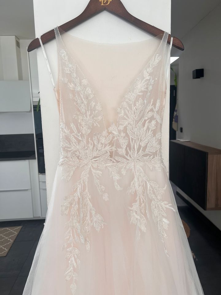 ❤️ Brautkleid Hochzeitskleid tiefer Ausschnitt blush Glitzer in Nürnberg (Mittelfr)