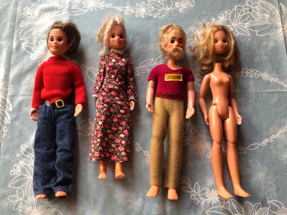 Retro Barbies Familie Sonnenschein in Stuttgart