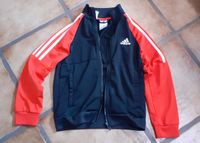 adidas Kinder Jungen Mädchen Trainingsjacke Sportjacke Größe 128 Nordrhein-Westfalen - Reichshof Vorschau