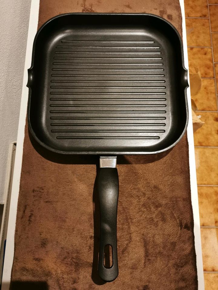 Grill- / Steakpfanne 28 cm in Wiedergeltingen