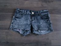 Realty Jeans DAMEN Mädchen SHORTS S 36 Sommer Hose HOT PANTS grau Nordrhein-Westfalen - Menden Vorschau