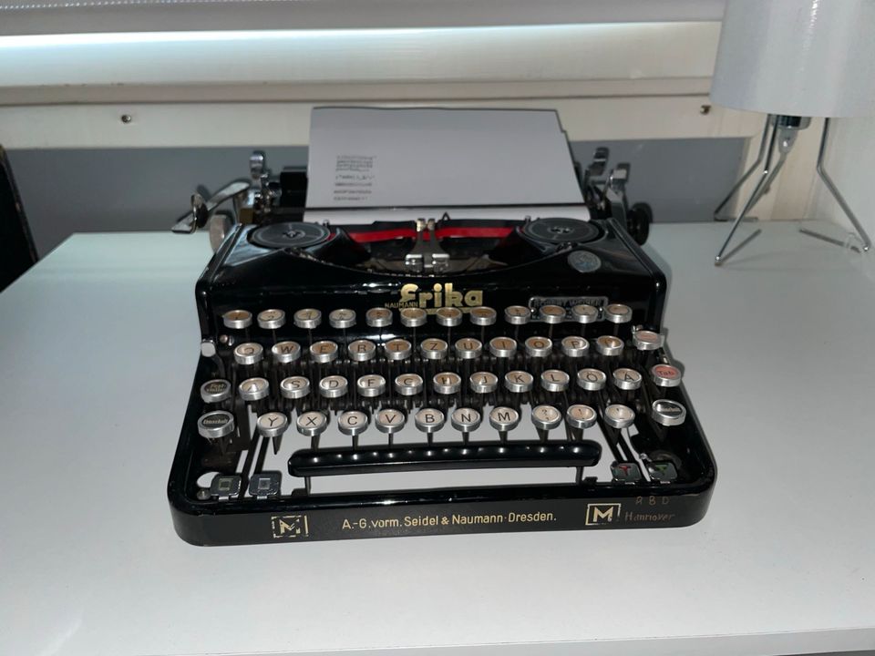 Schreibmaschine Erika model M von 1939 in Offenbach