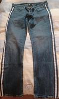 Jeans mit schwarzweißschwarzem Streifen Gr. 33-32 Bayern - Freising Vorschau
