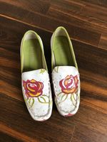 Maripé Slipper Mokassins weiß mit Rose Größe 38,5 Nordrhein-Westfalen - Mülheim (Ruhr) Vorschau