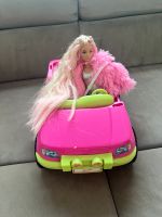Barbie mit extra lange Haare und pink Jacke und Auto Geschenk Berlin - Zehlendorf Vorschau