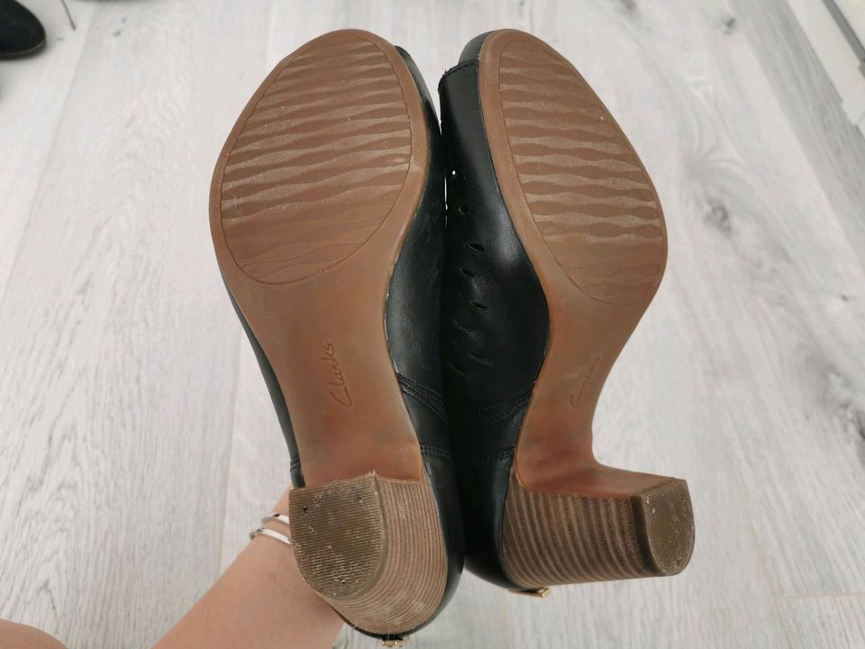 NEU Clarks Leder Pumps 38 in Bielefeld