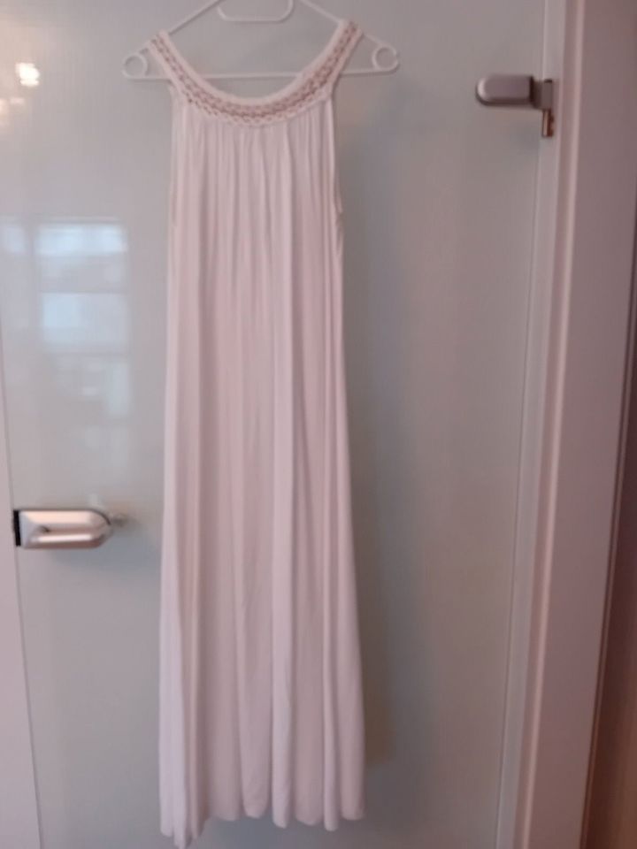 weißes Sommerkleid in Düren