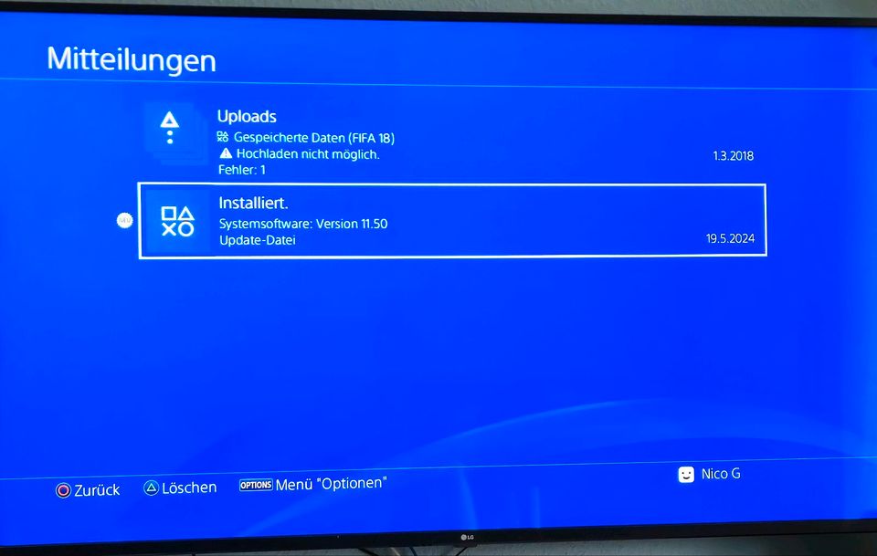 Playstation 4 Slim + 2 Controller inkl. Ladestation + 6 Spiele in Berlin