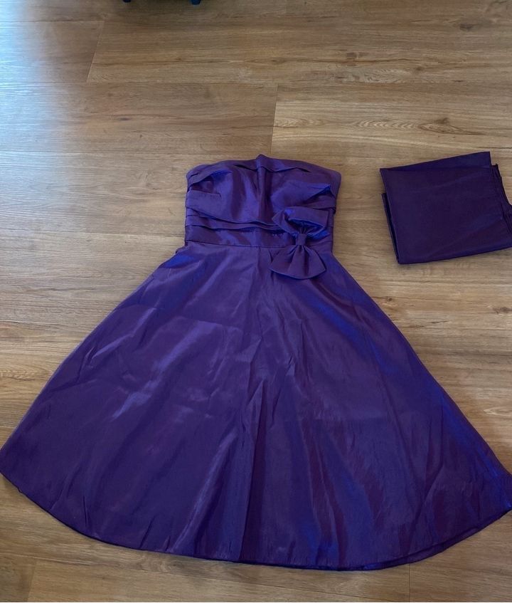 Kleid, AbschlussballKleid, Hochzeit, Größe 36 Lila trägerlos in Höxter