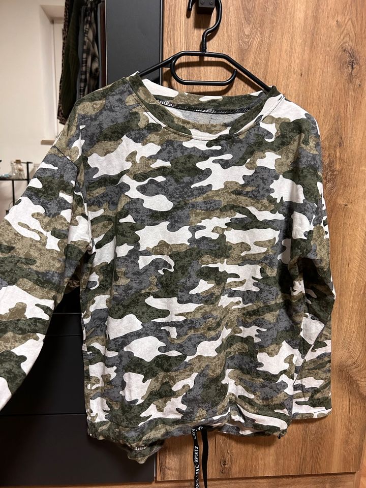 Camouflage Pullover in Gunzenhausen