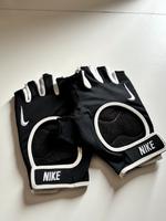 Nike Trainingshandschuhe Damen Gr. S Niedersachsen - Goslar Vorschau