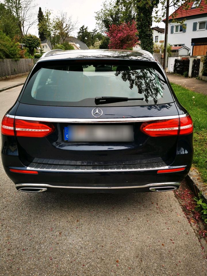 Mercedes Benz E 220d T NR AHK Automatik, 8fach bereift scheckheft in München