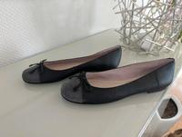 Unisa Ballerina Leder schwarz Sandale Halbschuhe Gr. 41,Np 110€ Nordrhein-Westfalen - Düren Vorschau