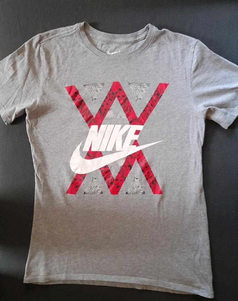 NIKE T Shirt Top Gr S 36 in Schwalmstadt