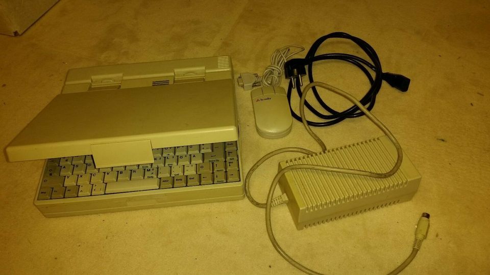 FMA3300 Laptop - "Vintage" - Sammlerstück ? in Ammersbek