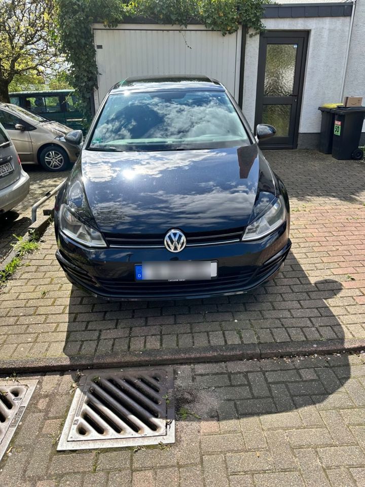 Volkswagen Golf 1.2 TSI DSG PANO Standheizung Trend in Wuppertal