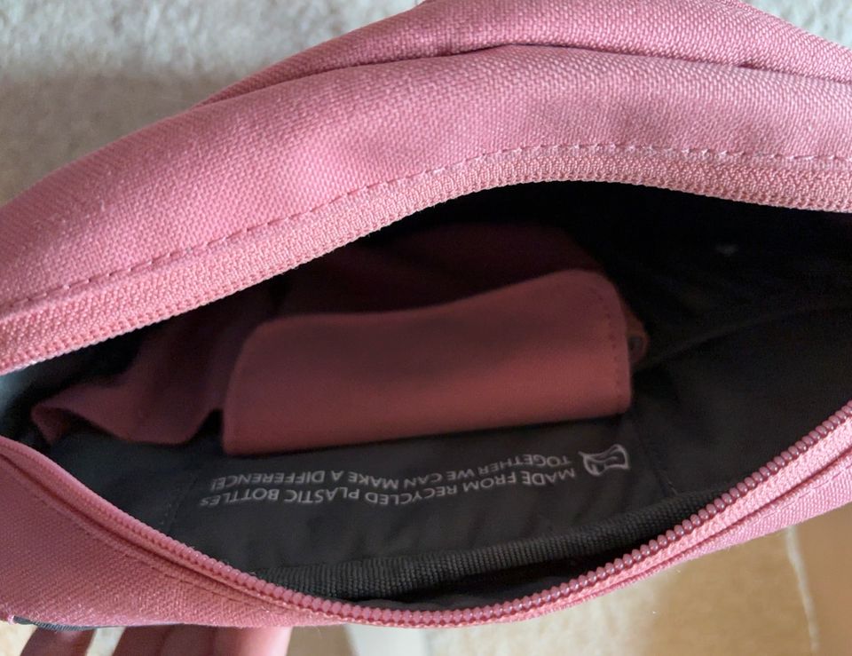 Jack Wolfskin Tasche rosa Preis ist fest ! in Neumünster