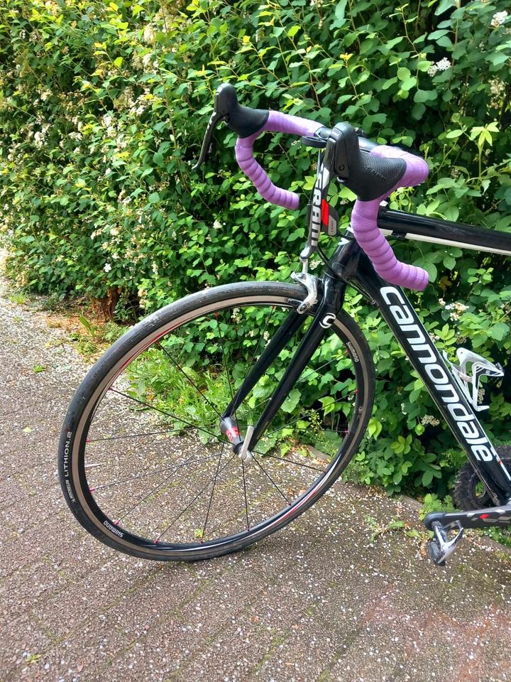 Cannondale Caad Optimo + Tacx Rolle (SRAM Red, Shimano, Rennrad) in Körner