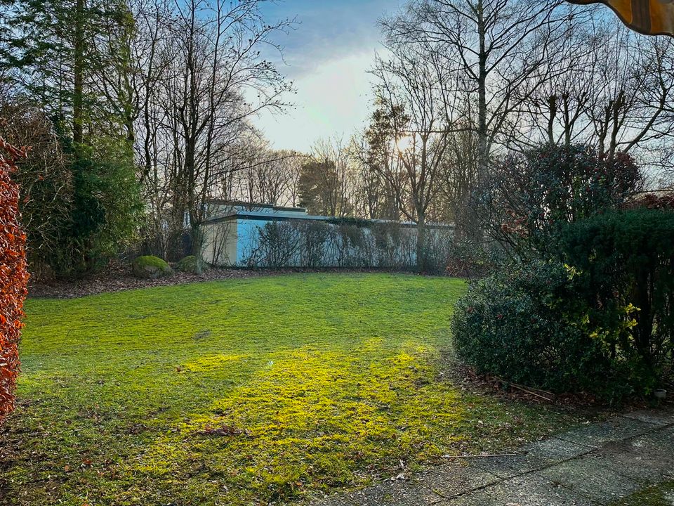 Ruhige Terrassenwohnung im Grünen inklusive Einzelgarage in Hamburg