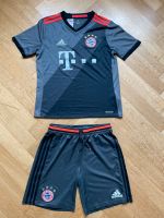 Original Adidas Bayern München Trikot Set Gr. 152 Nordrhein-Westfalen - Bocholt Vorschau