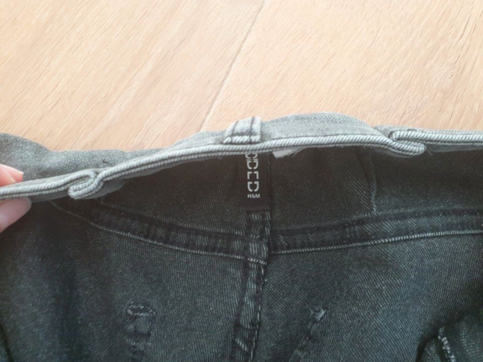 Jeans Hose grau Gr. 42/44 H/M Slim fit in Stahlhofen