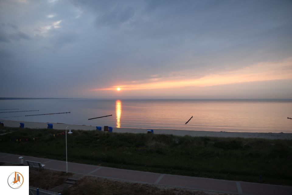 Traumhafte ca. 129 m², 4-5 Zimmer Premium Strandwohnung, 1. Strandreihe, direkter Meerblick, Kamin, 2 Balkone! in Glowe Rügen