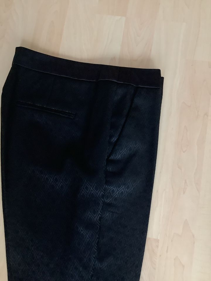 Damen elegante Stoff Hose von Comma in Bad Dürrheim