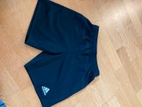 Schwarz Adidas climate kurze Hose Handball 140 Sporthose Nordrhein-Westfalen - Nümbrecht Vorschau