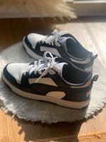 Unisex Sneaker Puma Schuhe Gr. 39 Berlin - Hohenschönhausen Vorschau