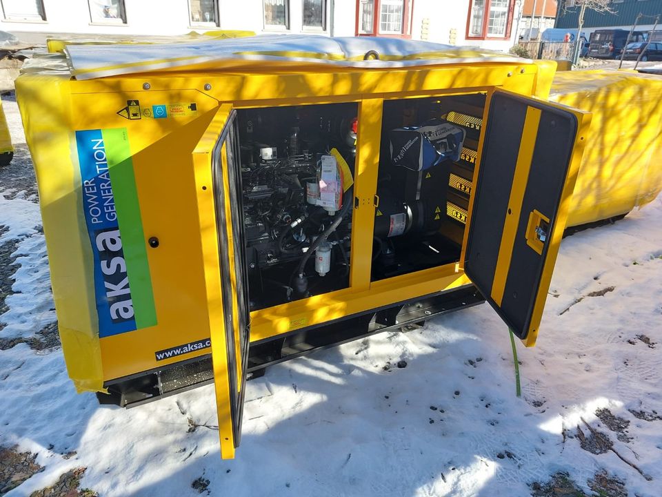 9x Aksa Cummins Diesel 66kVA Stamford Generator Notstromaggregat in Tanne