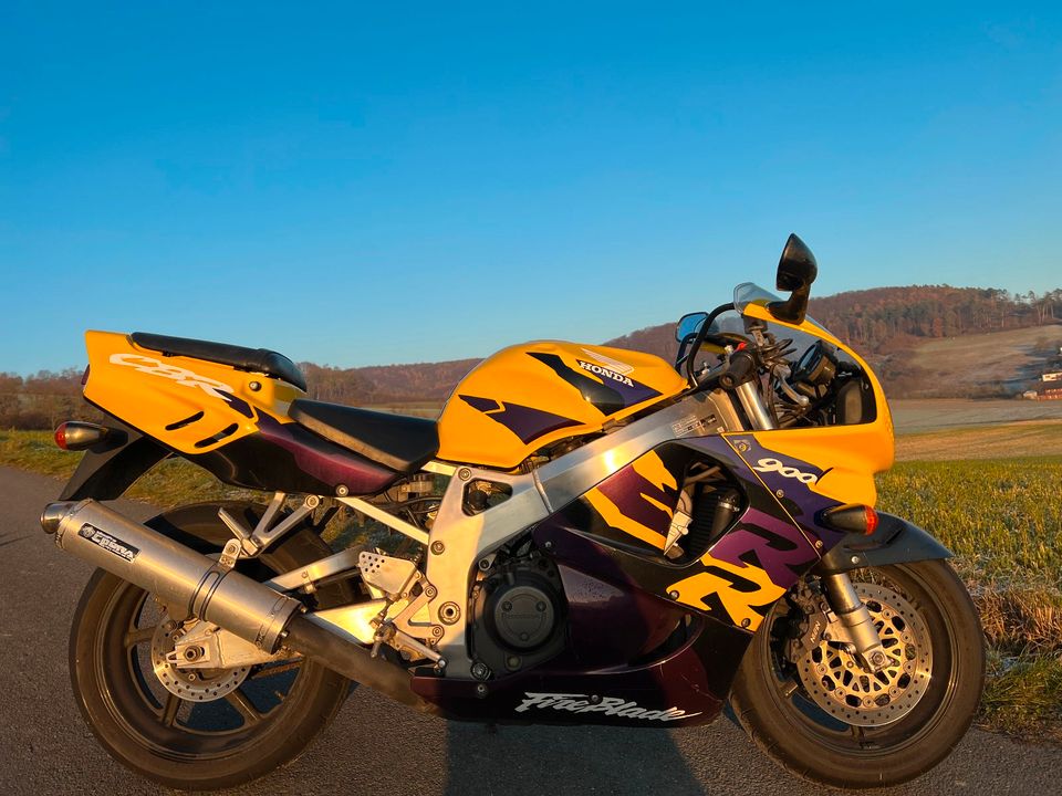 Honda CBR 900 RR FIREBLADE SC33 in Höxter