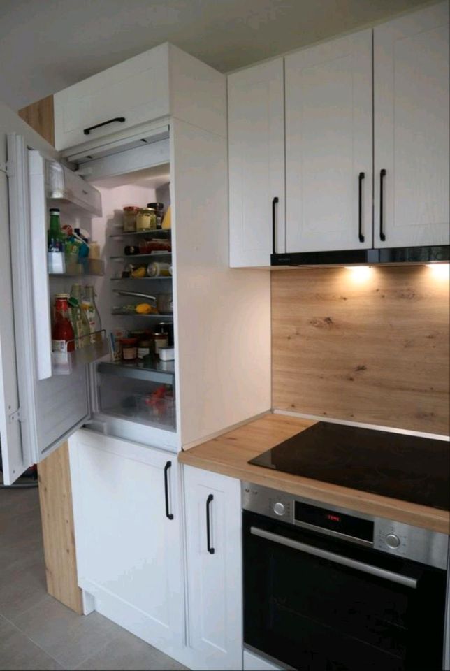Neuwertige Landhausküche / Einbauküche mit Geräten, Bosch usw. in Bramsche