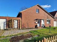Einfamilienhaus im Split Level Baustil auf großem Grundstück und Garage sucht neue Eigentümer! Niedersachsen - Schortens Vorschau