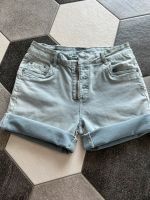 Shorts kurze Hose Gr. S neu aus Italien Baden-Württemberg - Dornstetten Vorschau