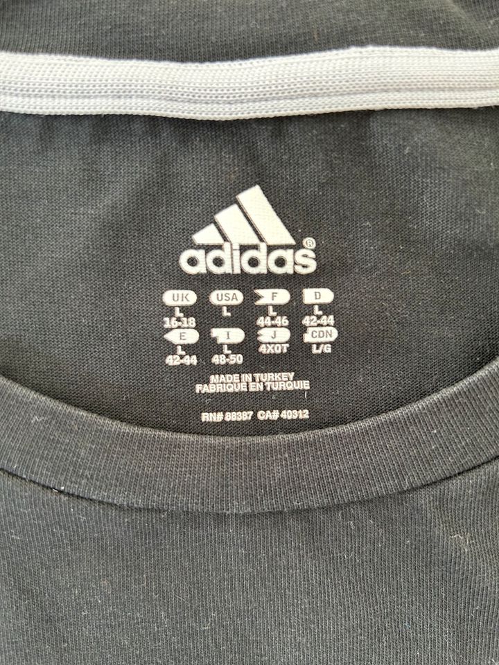 Schwarzes Adidas T Shirt Gr. L 42/44 in Montabaur