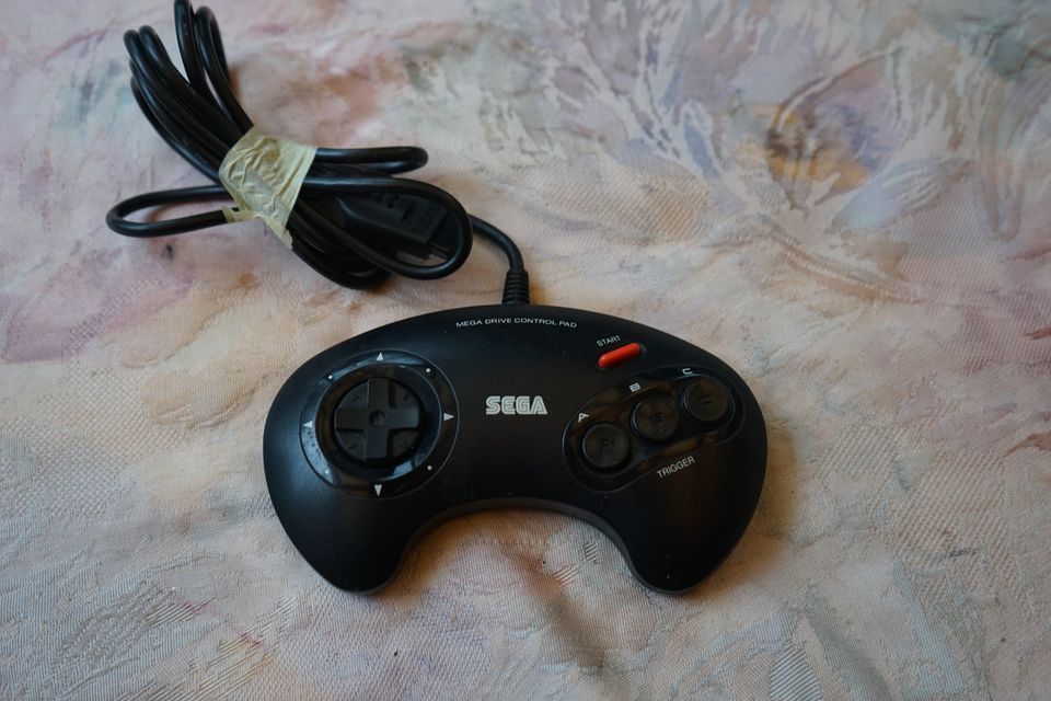 Sega PS2 Playstation 2 1650 Mega Drive Control Pad (TOP!!!) in Heide