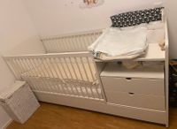 Baby Gitterbett mit Wickelkommode und Jugendbett in einem München - Schwabing-West Vorschau
