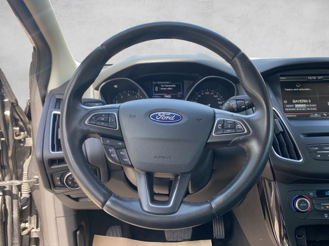Ford Focus Titanium Bluetooth Navi Klima Einparkhilfe in Markt Schwaben