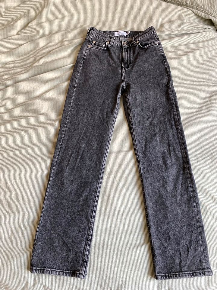 Other Stories favourite cut Gr 24 grau Jeans in Hannover