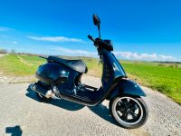 Vespa GTS 300 HPE wie neu ! Bayern - Fahrenzhausen Vorschau