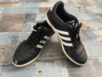 Adidas Sneaker Turnschuhe Gr. 41 1/3 Hessen - Trendelburg Vorschau