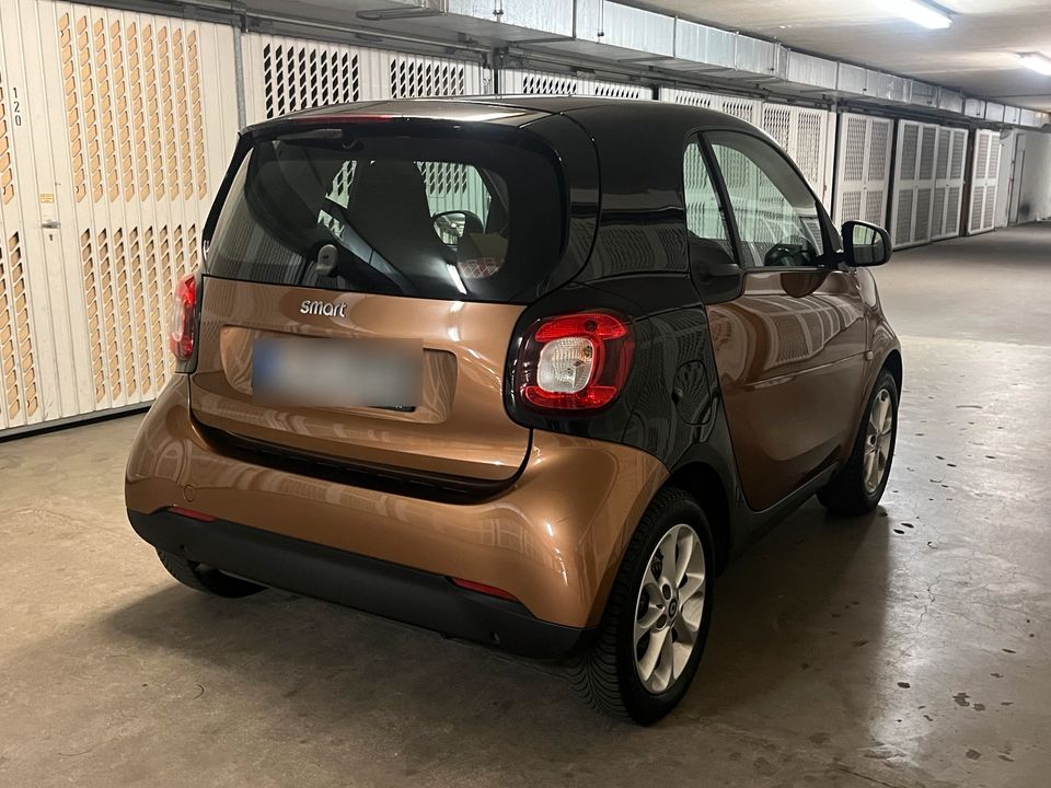 Smart Fortwo Passion 0,9 66 kW Panorama in Berlin
