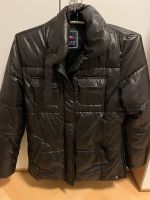 Schwarze Jacke glänzende Daunenjacke Überhangsjacke, Gr. 40 Hessen - Herborn Vorschau