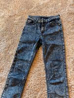 Eine Jeans Hose von ONLY JDY in blau mit Muster Größe 36 S Hessen - Neuberg Vorschau