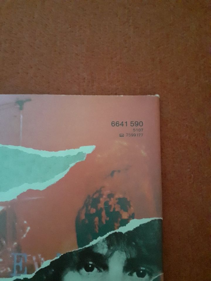 Schallplatte Vinyl Status Quo Live Doppelalbum mit Poster v. 1977 in Emmelshausen